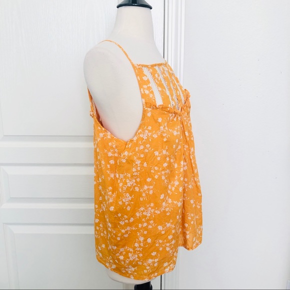 Maeve Martell Halter Top in yellow floral - Picture 5 of 8